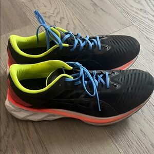 Men’s 11 ASICS tennis shoes